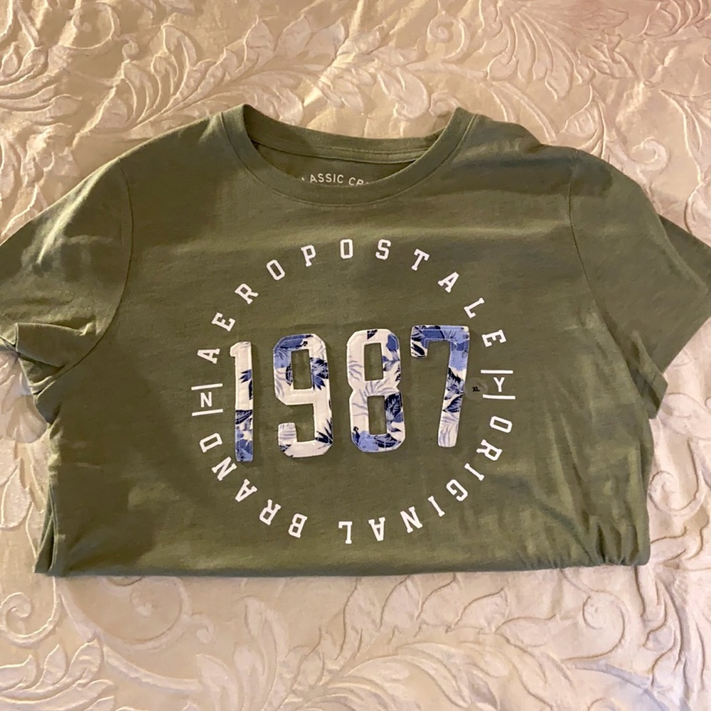 Aeropostale t shirt